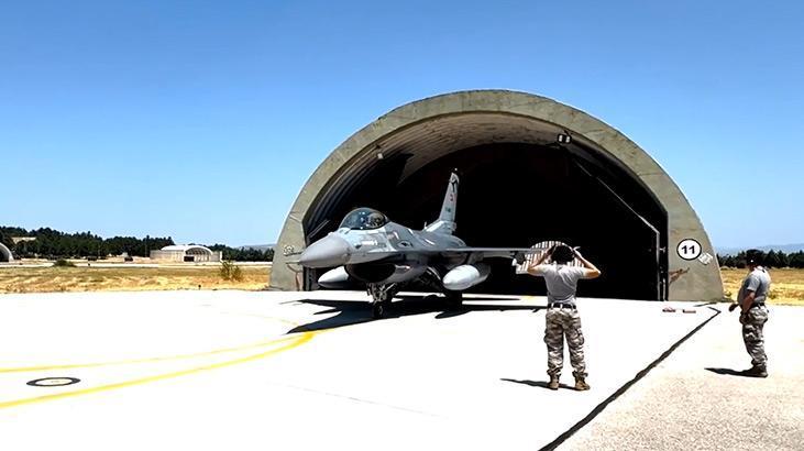 F-16 savaş uçakları Karadeniz’de eğitim uçuşu yaptı